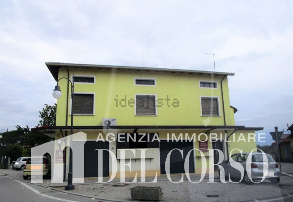 casa semindipendente in vendita ad Azzano Decimo in zona Cesena