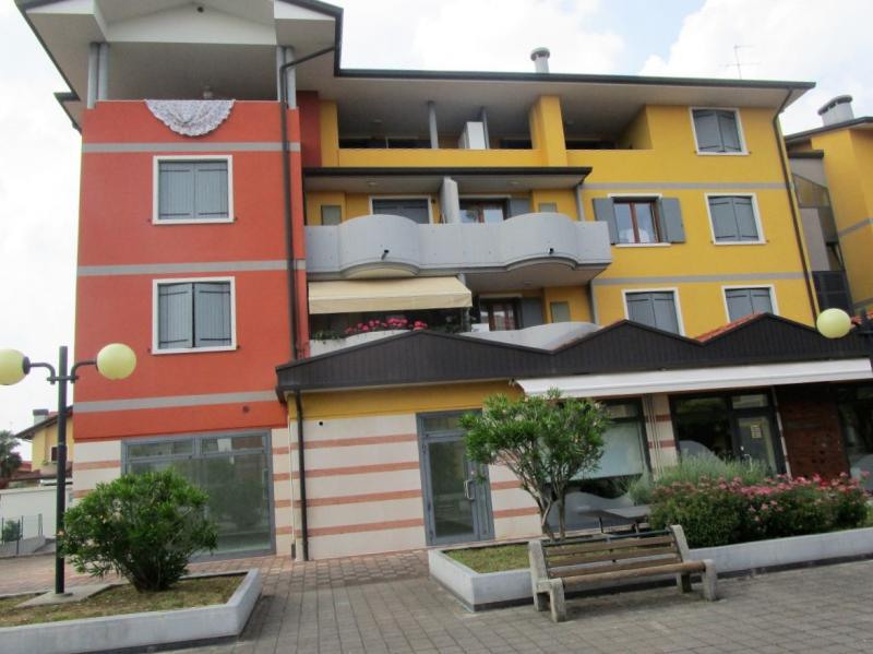 negozio in vendita ad Azzano Decimo