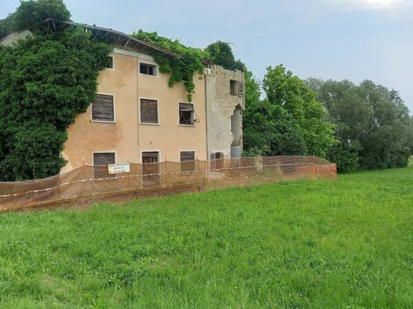 casa indipendente in vendita ad Azzano Decimo
