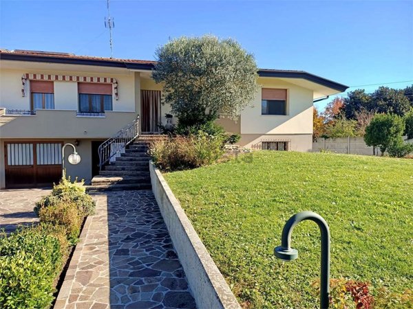 casa indipendente in vendita ad Azzano Decimo in zona Fagnigola