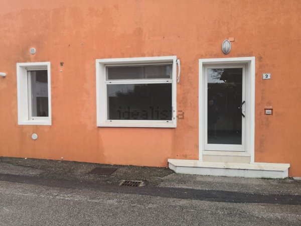 negozio in vendita ad Azzano Decimo