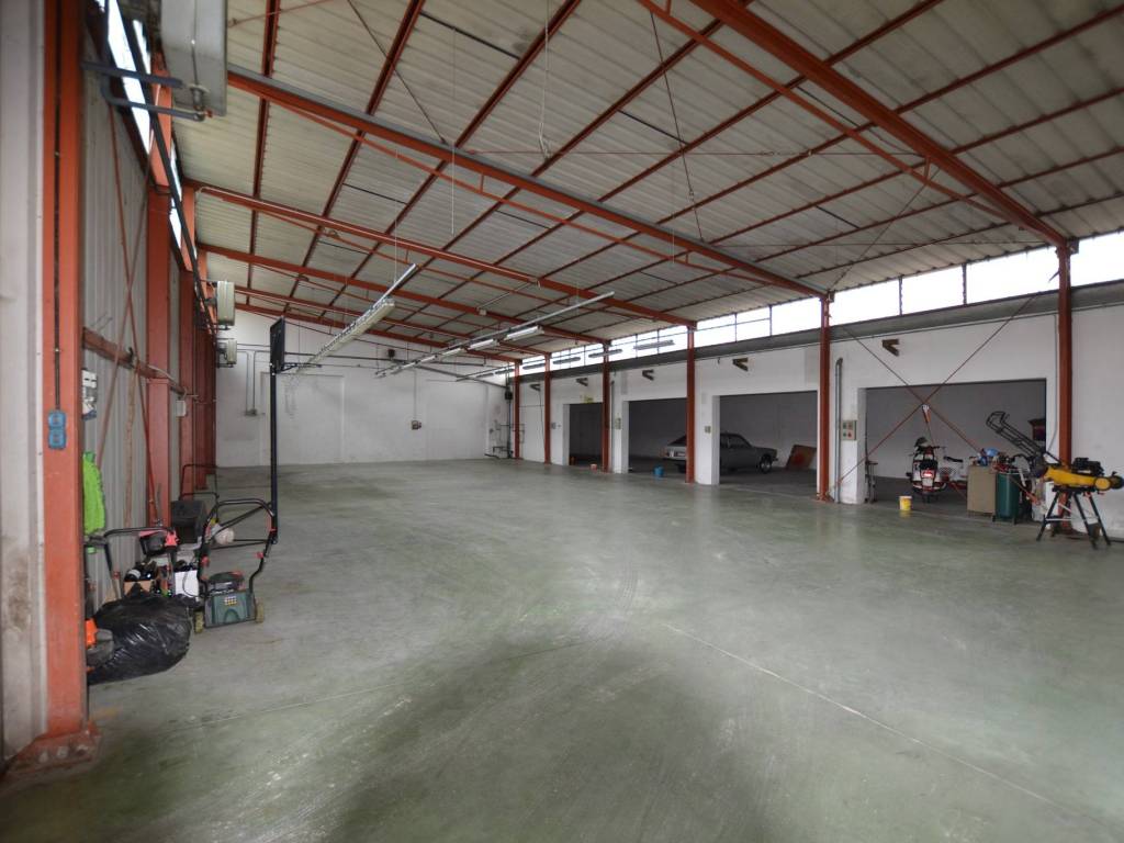 locale di sgombero in vendita ad Azzano Decimo