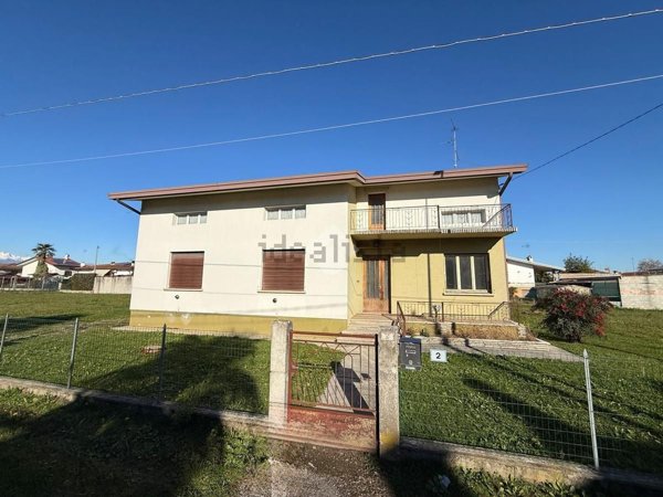 casa indipendente in vendita ad Azzano Decimo