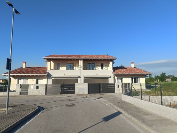 casa indipendente in vendita ad Azzano Decimo