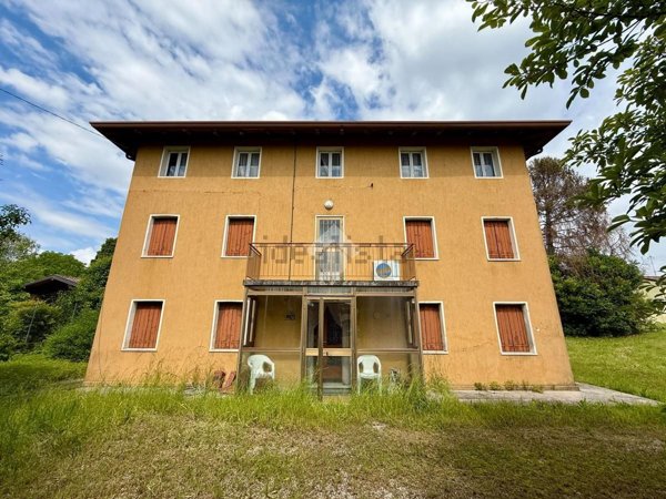 casa indipendente in vendita ad Azzano Decimo in zona Tiezzo
