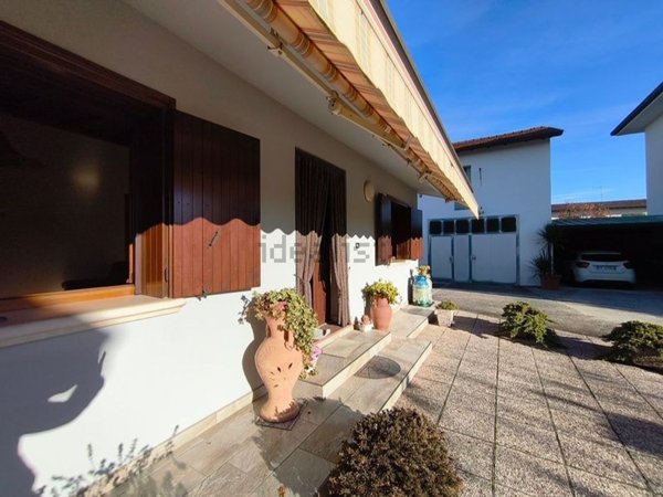 casa indipendente in vendita ad Azzano Decimo