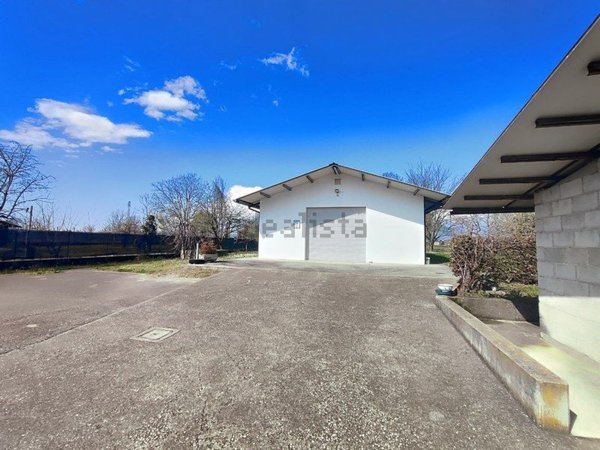 casa indipendente in vendita ad Azzano Decimo