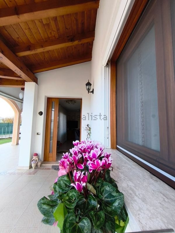 casa indipendente in vendita ad Azzano Decimo