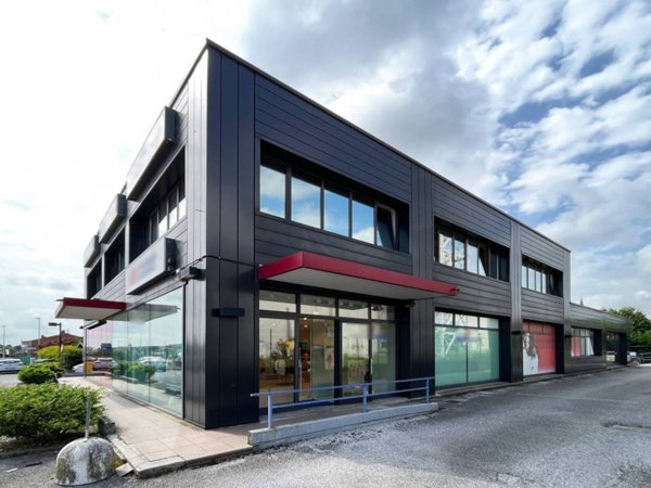 negozio in vendita ad Azzano Decimo