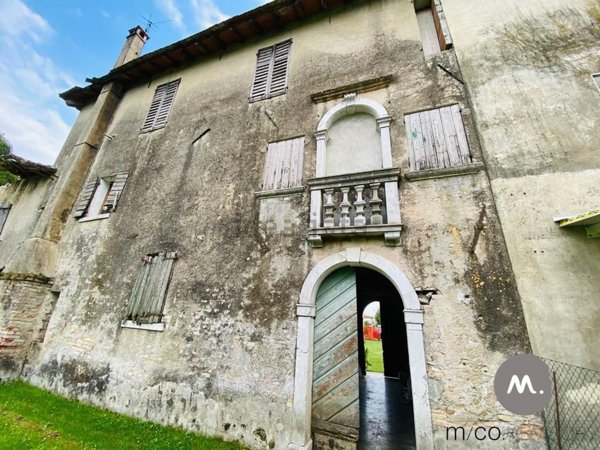 casa indipendente in vendita ad Azzano Decimo in zona Corva