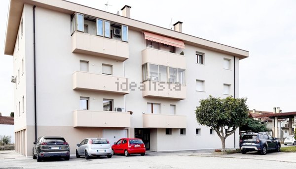 appartamento in vendita ad Azzano Decimo in zona Tiezzo