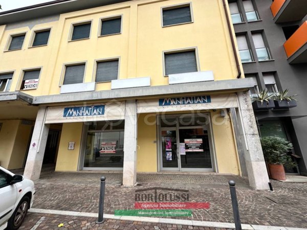 negozio in vendita ad Azzano Decimo