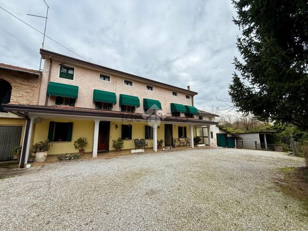 casa indipendente in vendita ad Azzano Decimo in zona Fagnigola