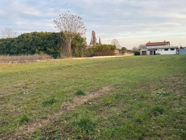 casa indipendente in vendita ad Azzano Decimo