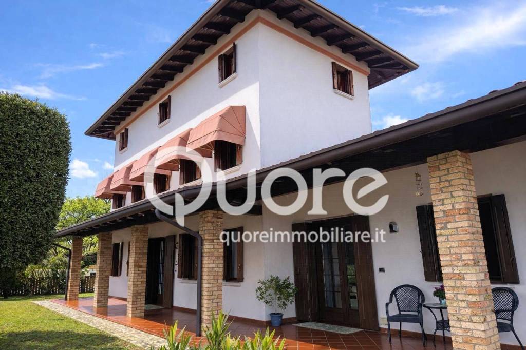 casa indipendente in vendita ad Azzano Decimo