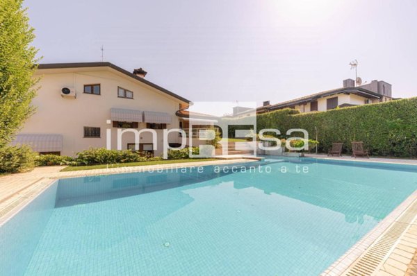 casa indipendente in vendita ad Azzano Decimo