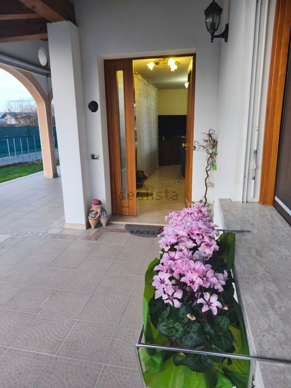 casa indipendente in vendita ad Azzano Decimo