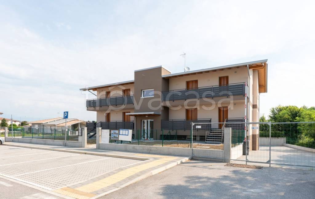 appartamento in vendita ad Azzano Decimo in zona Tiezzo