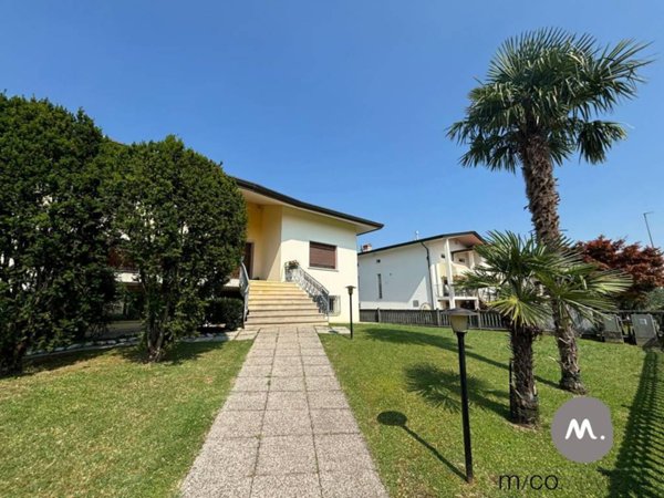 casa indipendente in vendita ad Azzano Decimo in zona Corva