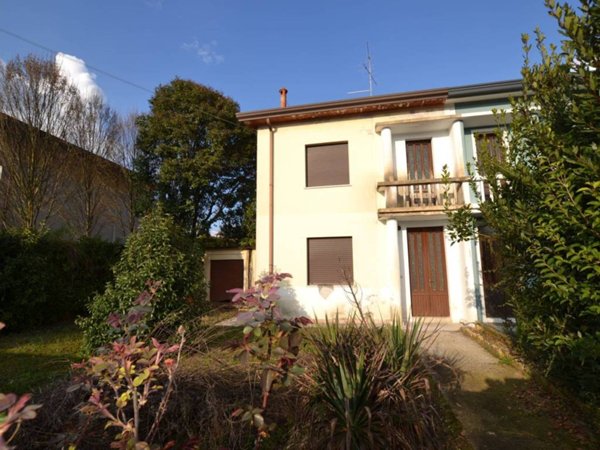 casa indipendente in vendita ad Azzano Decimo