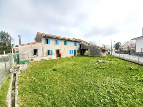 casa indipendente in vendita ad Azzano Decimo in zona Cesena