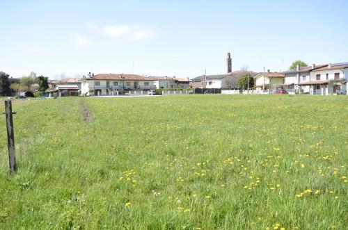 terreno agricolo in vendita ad Azzano Decimo in zona Tiezzo
