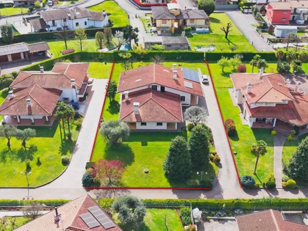 casa indipendente in vendita ad Azzano Decimo