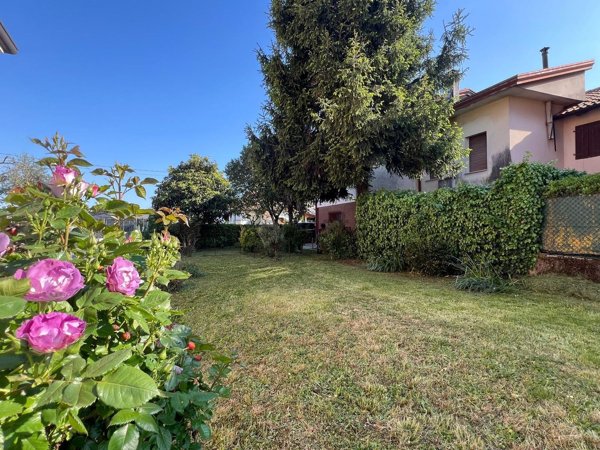 casa indipendente in vendita ad Azzano Decimo in zona Corva