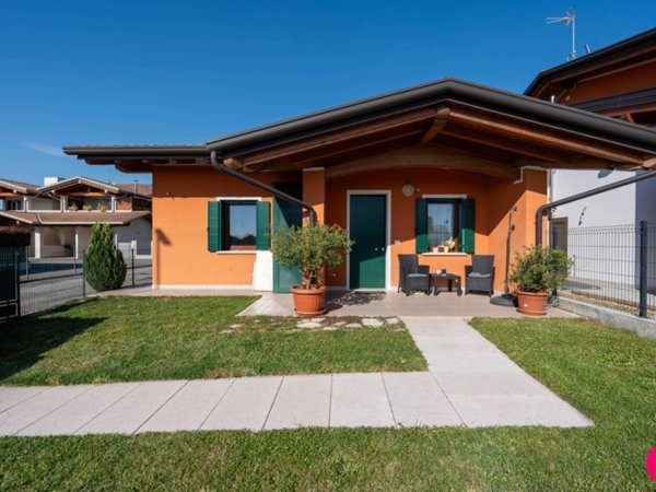 casa indipendente in vendita ad Azzano Decimo