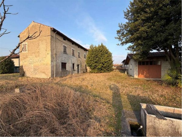 casa indipendente in vendita ad Azzano Decimo in zona Fratte