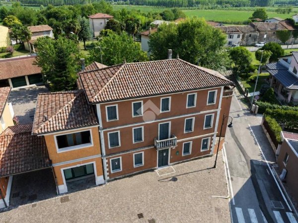 casa indipendente in vendita ad Azzano Decimo in zona Fagnigola