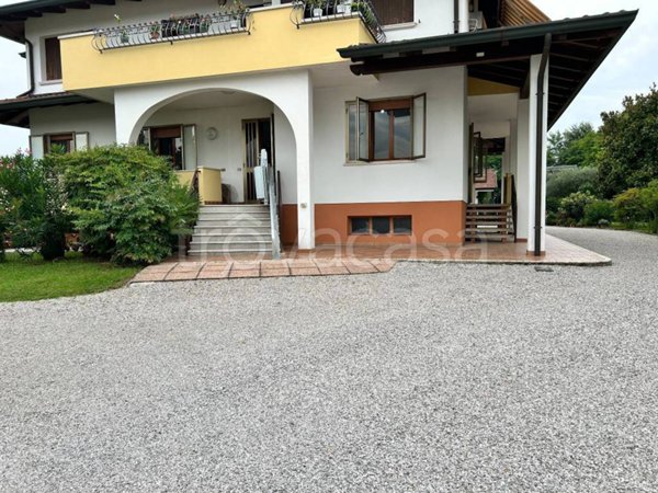 appartamento in vendita ad Azzano Decimo in zona Corva
