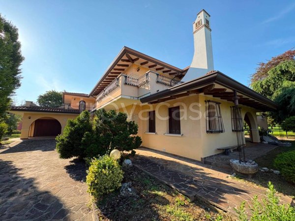 casa indipendente in vendita ad Azzano Decimo