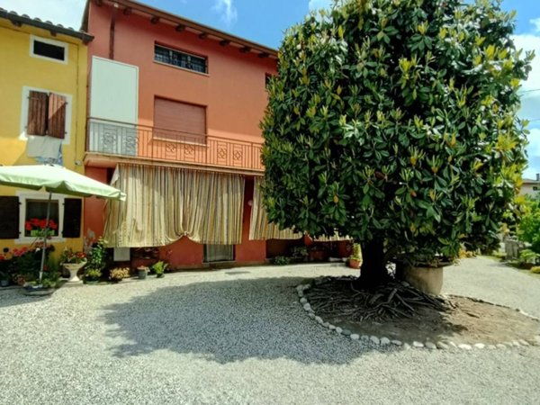 casa indipendente in vendita ad Azzano Decimo in zona Fagnigola