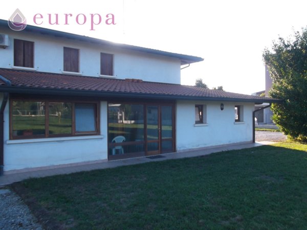 casa indipendente in vendita ad Azzano Decimo