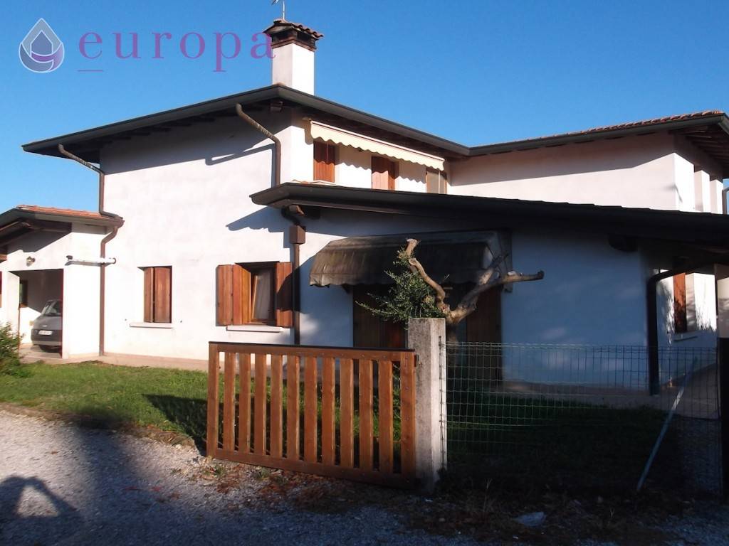 casa indipendente in vendita ad Azzano Decimo