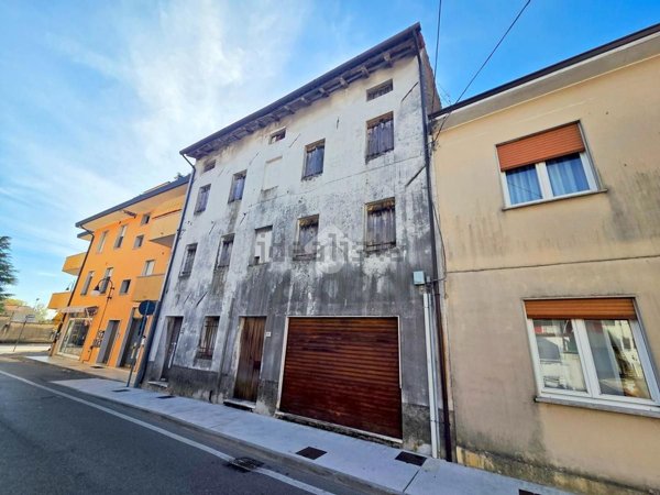 casale in vendita ad Azzano Decimo