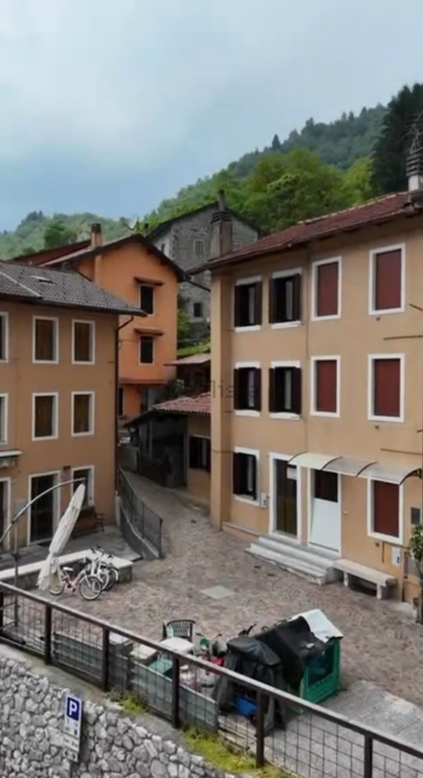casa indipendente in vendita a Barcis