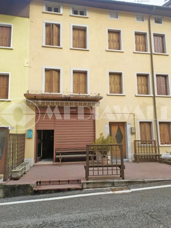 casa indipendente in vendita a Barcis
