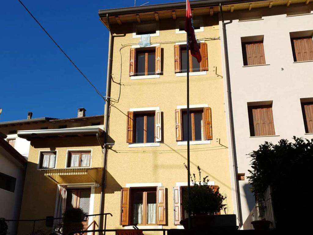 casa indipendente in vendita a Barcis