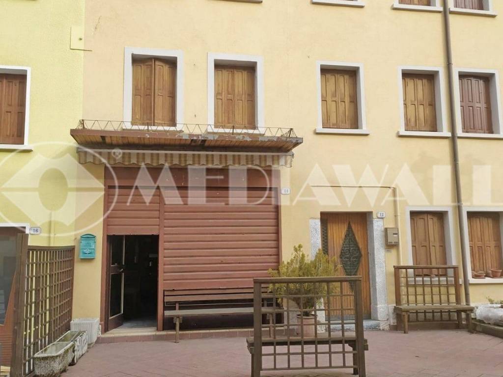 pentavano in vendita a Barcis