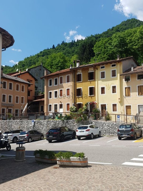 casa indipendente in vendita a Barcis