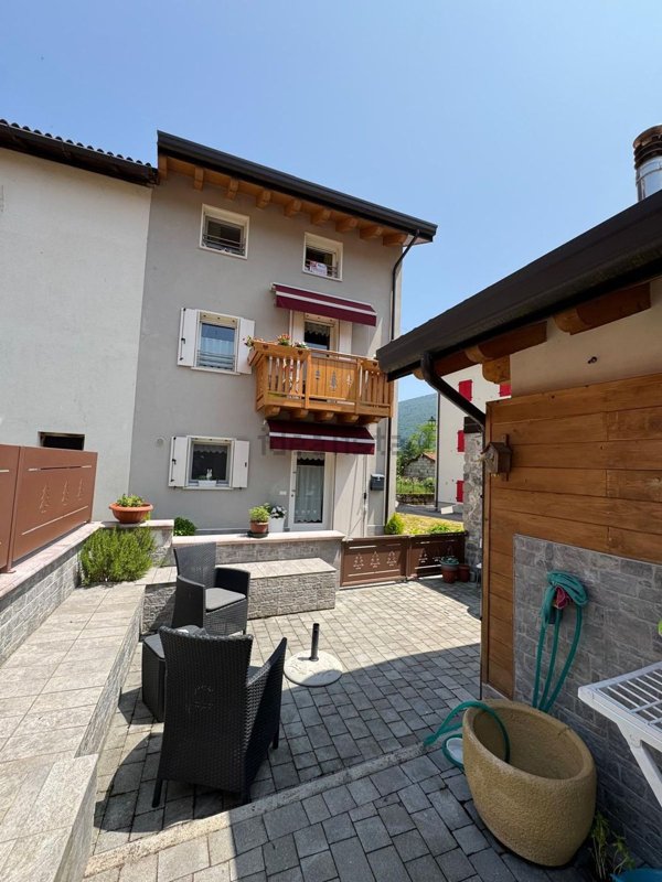 casa indipendente in vendita a Barcis