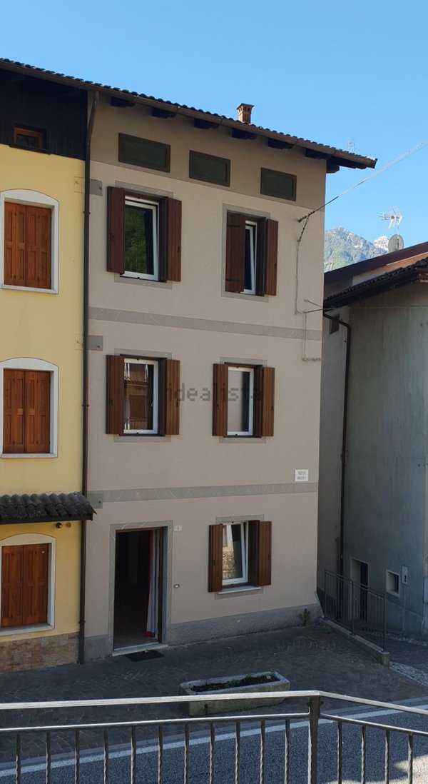 casa indipendente in vendita a Barcis