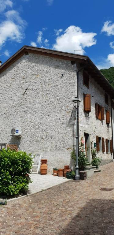 casa indipendente in vendita a Barcis