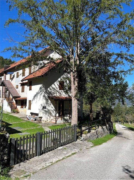 appartamento in vendita a Barcis in zona Pezzeda