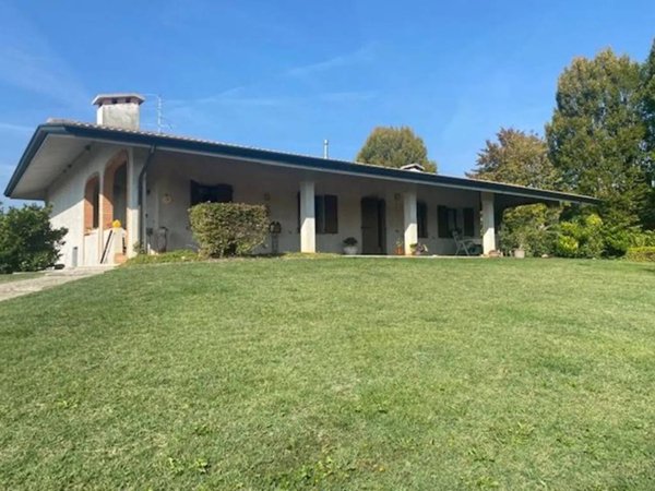 casa indipendente in vendita a Brugnera in zona Maron