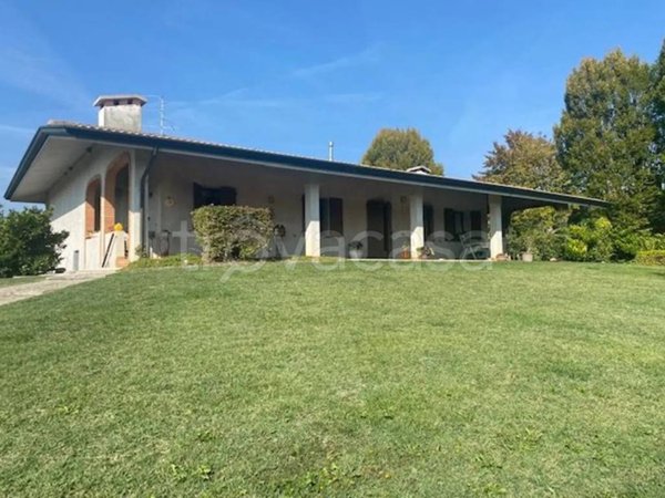 casa indipendente in vendita a Brugnera in zona Maron