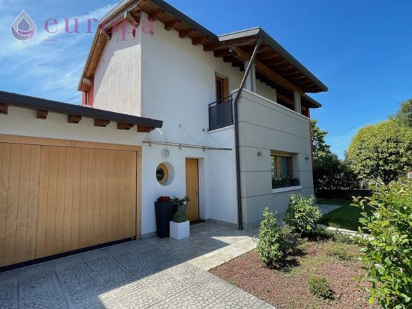 casa indipendente in vendita a Brugnera in zona Maron