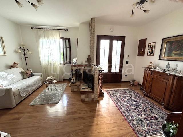 casa indipendente in vendita a Brugnera in zona Maron